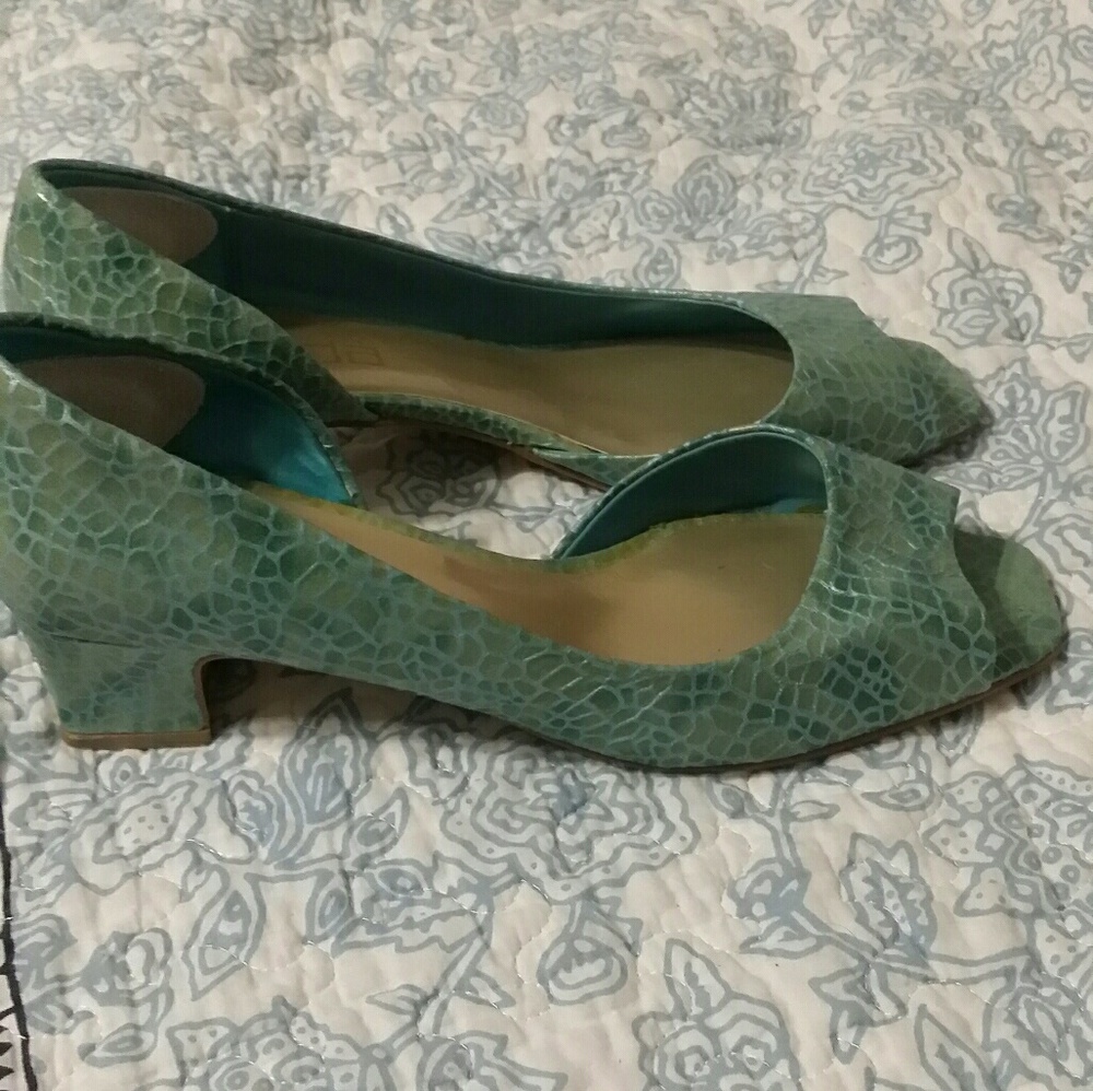 MODA  dress shoes, turquoise